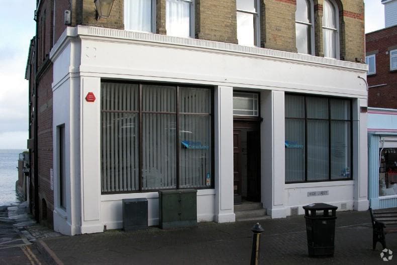 73A High St, Cowes to rent Primary Photo- Image 1 of 6