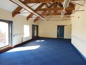 A458, Welshpool to rent Interior Photo- Image 1 of 2