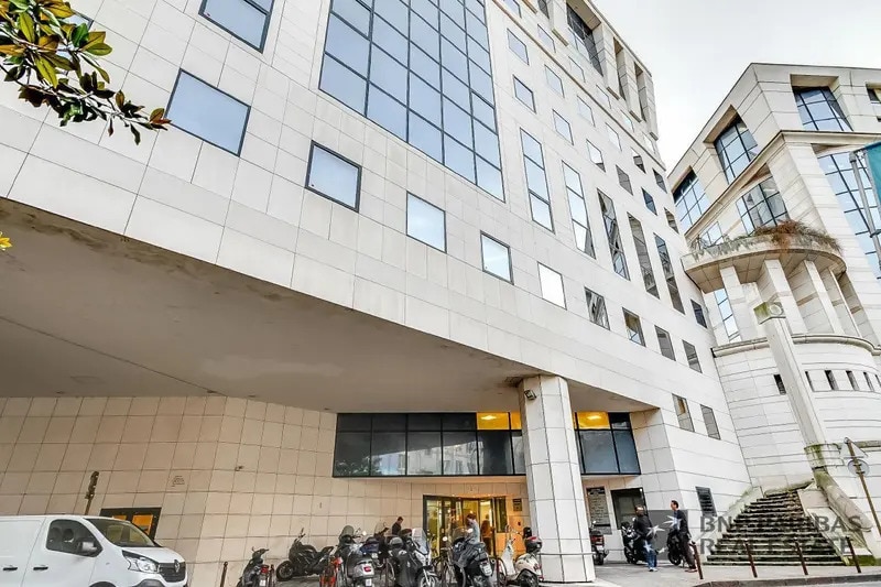 1 Avenue De La Cristallerie, Sèvres to rent - Building Photo - Image 2 of 9