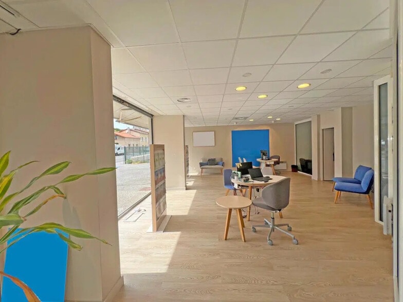 52 Avenue Tolosane, Ramonville-Saint-Agne to rent - Interior Photo - Image 2 of 4