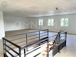 Office in Villefontaine to rent Interior Photo- Image 1 of 4