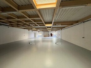 Light Industrial in Croissy-Beaubourg to rent Interior Photo- Image 2 of 12