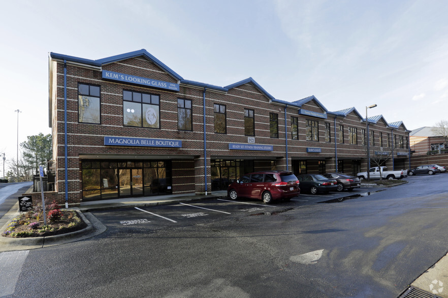 1921-2005 North Pointe Dr, Durham, NC for rent - Building Photo - Image 1 of 6