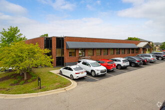 3370 E Jolly Rd, Lansing, MI for rent Building Photo- Image 1 of 8