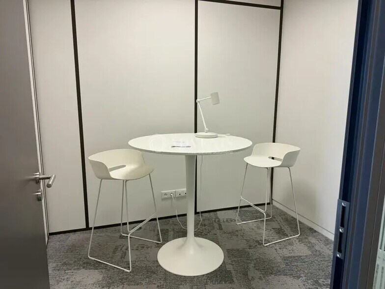 Office in Lyon to rent - Interior Photo - Image 3 of 9