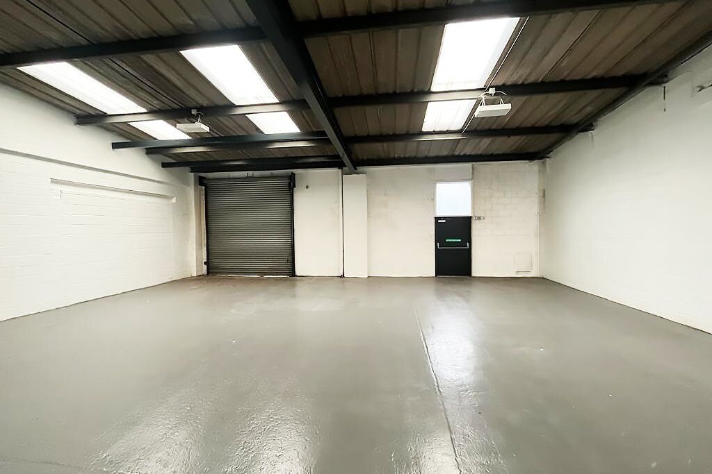 2-8 Westgarth Pl, East Kilbride to rent Interior Photo- Image 1 of 6