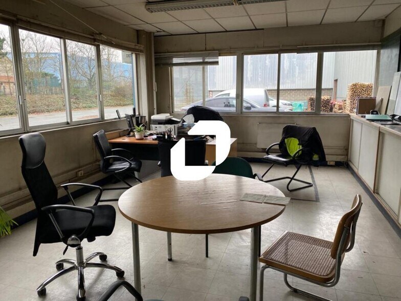 Light Industrial in SAINT-OUEN-L'AUMONE to rent - Interior Photo - Image 2 of 10