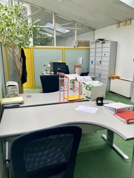 Office in Bordeaux to rent - Interior Photo - Image 2 of 4