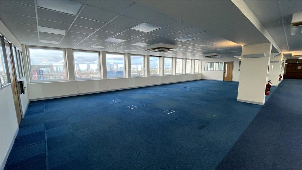 Warrior Sq, Southend On Sea to rent Building Photo- Image 1 of 16