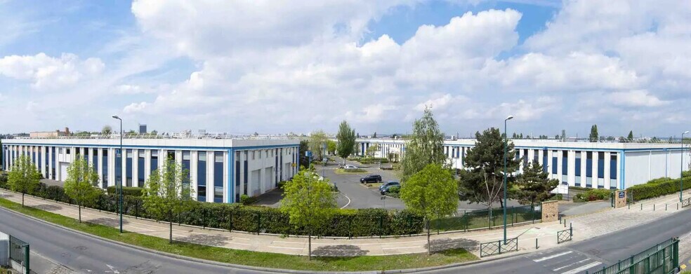Light Industrial in Gennevilliers to rent - Building Photo - Image 2 of 10