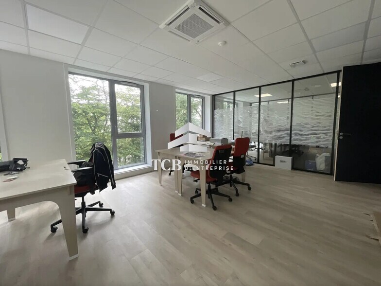 Office in Treillières to rent - Interior Photo - Image 1 of 7