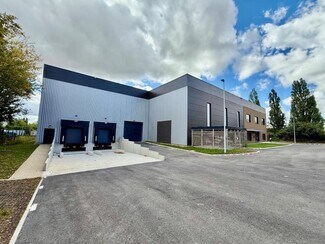 More details for 7 Avenue Georges Politzer, Trappes - Office, Light Industrial to Rent