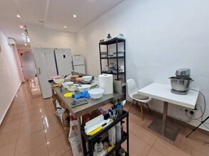 Retail in Barcelona, Barcelona to rent Interior Photo- Image 1 of 5