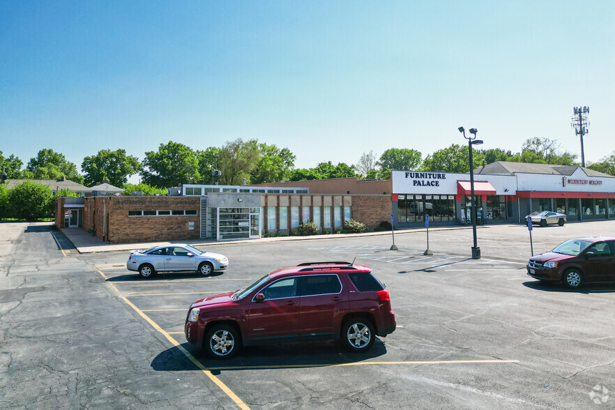 2739 W Central Ave, Toledo, OH for rent - Primary Photo - Image 1 of 5