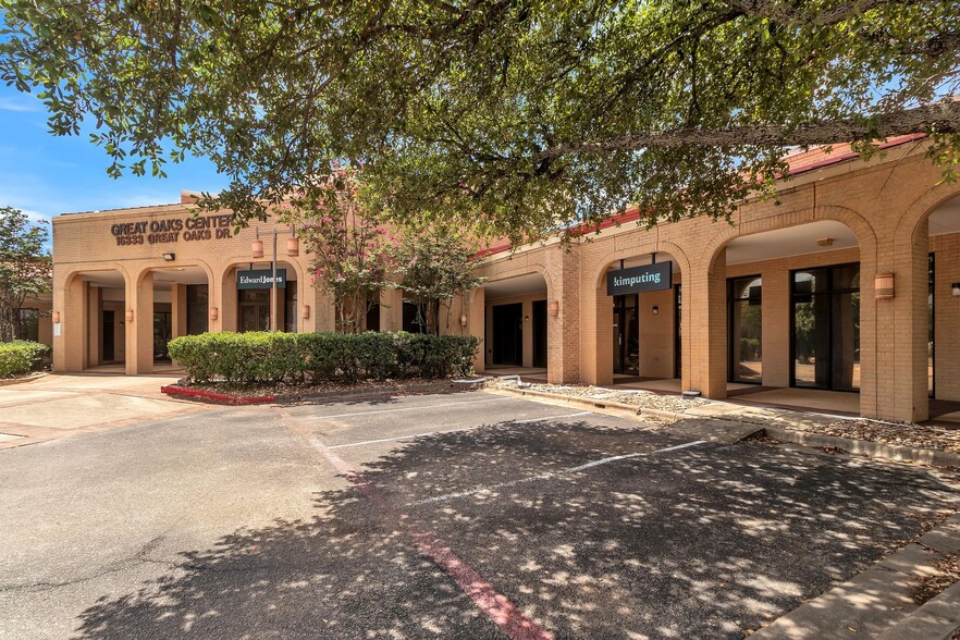 16333 S Great Oaks Dr, Round Rock, TX for rent - Building Photo - Image 3 of 19