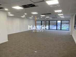 Office in Beynost to rent Interior Photo- Image 2 of 16