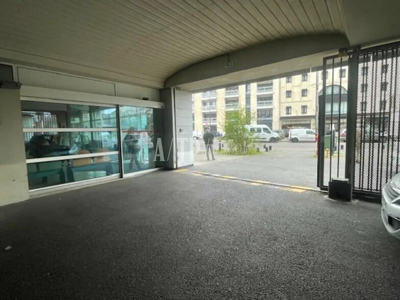 Retail in Bordeaux for sale - Building Photo - Image 2 of 9