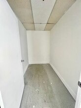 8000 NW 31st St, Miami, FL to rent Building Photo- Image 1 of 6