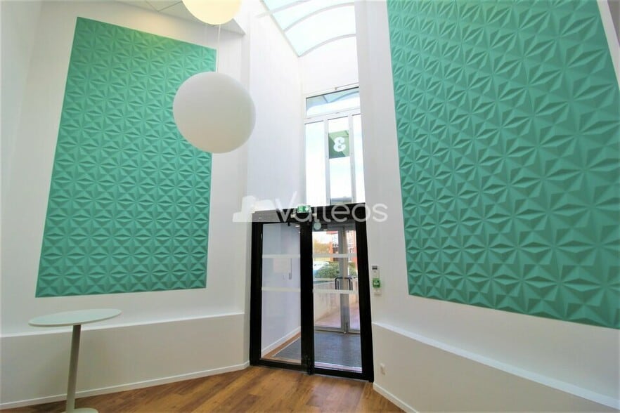 240 Rue Jean Bart, Labège to rent - Interior Photo - Image 2 of 8