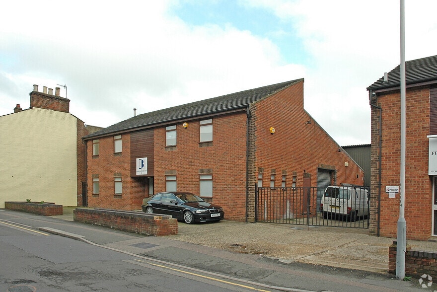 25-33 Hastings St, Luton for sale - Building Photo - Image 2 of 3