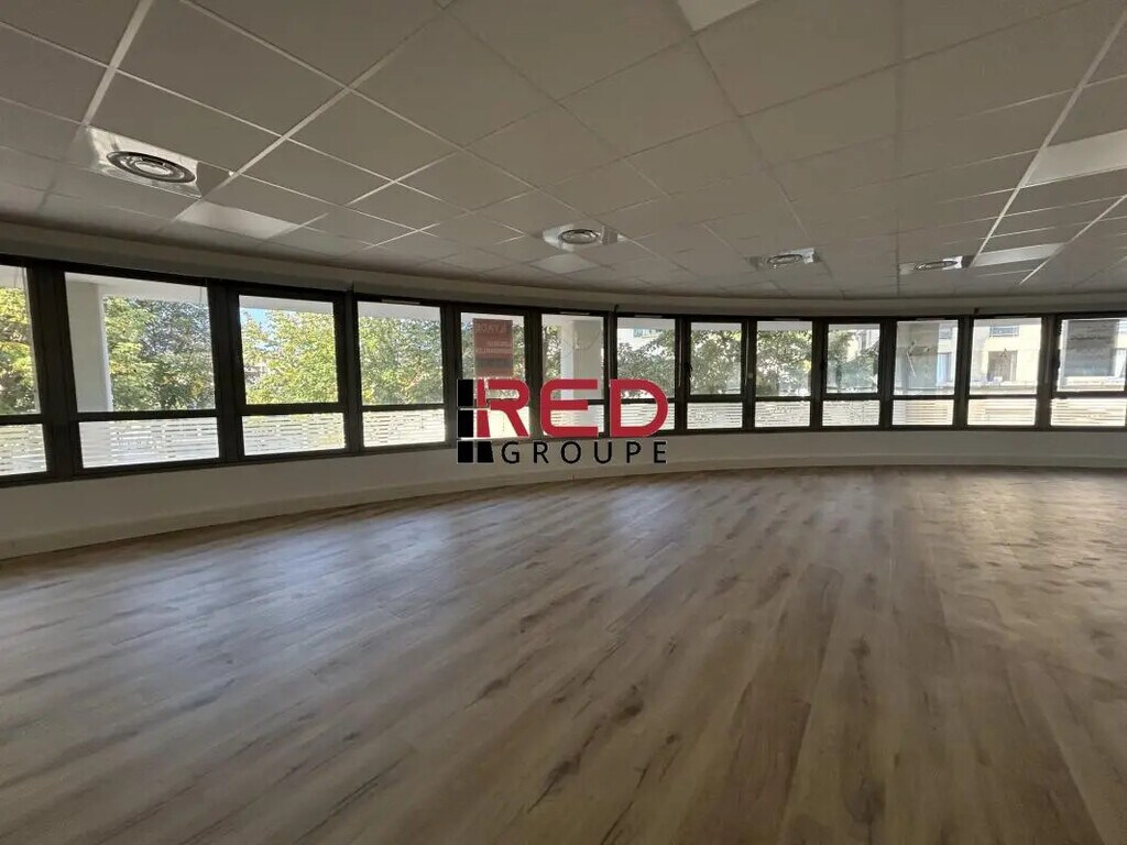 Vente Bureaux 185 m² - Photo 1