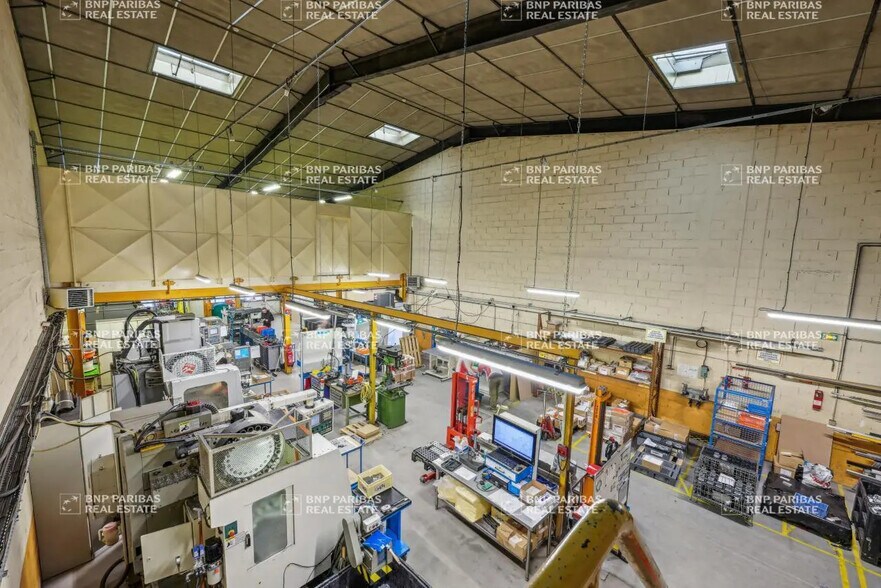 Light Industrial in Chennevières-sur-Marne to rent - Interior Photo - Image 2 of 10