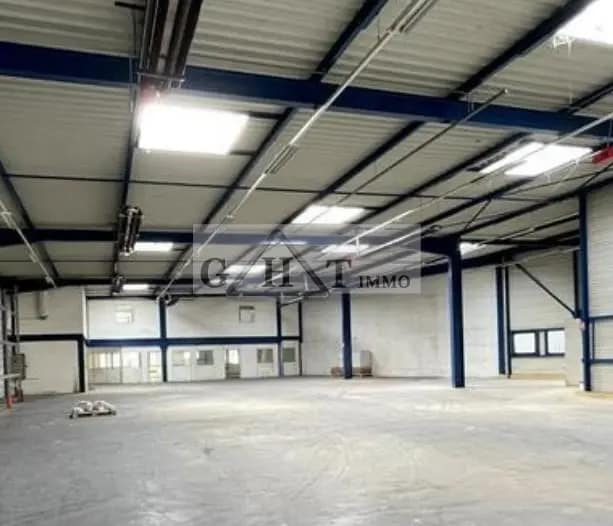 Industrial in Chelles to rent Interior Photo- Image 1 of 4