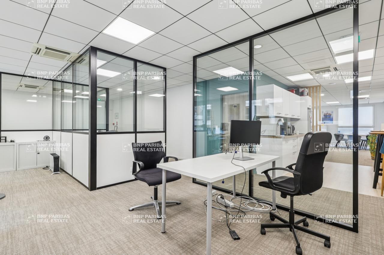 Office in Arcueil to rent Interior Photo- Image 1 of 10