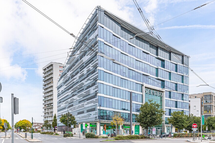 Office in Bezons to rent - Building Photo - Image 1 of 11