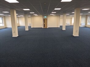 3 Grove Pl, Swansea to rent Interior Photo- Image 2 of 5