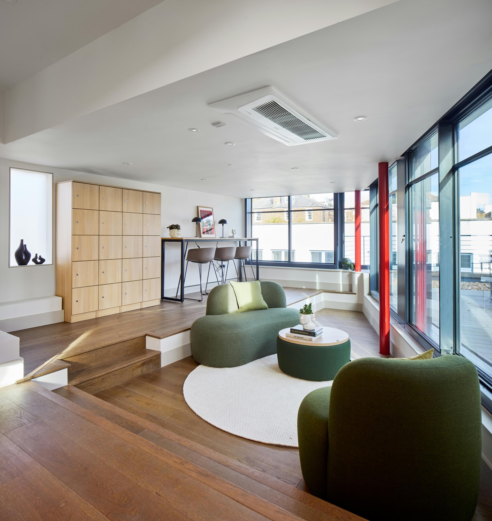 61-63 Rochester Pl, London to rent Interior Photo- Image 1 of 13