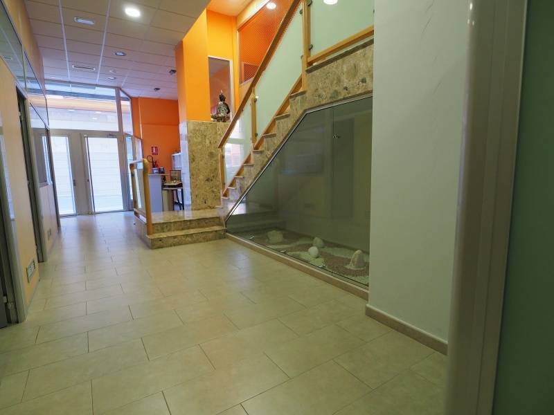 Retail in Riba-roja de Túria, Valencia to rent Building Photo- Image 1 of 10