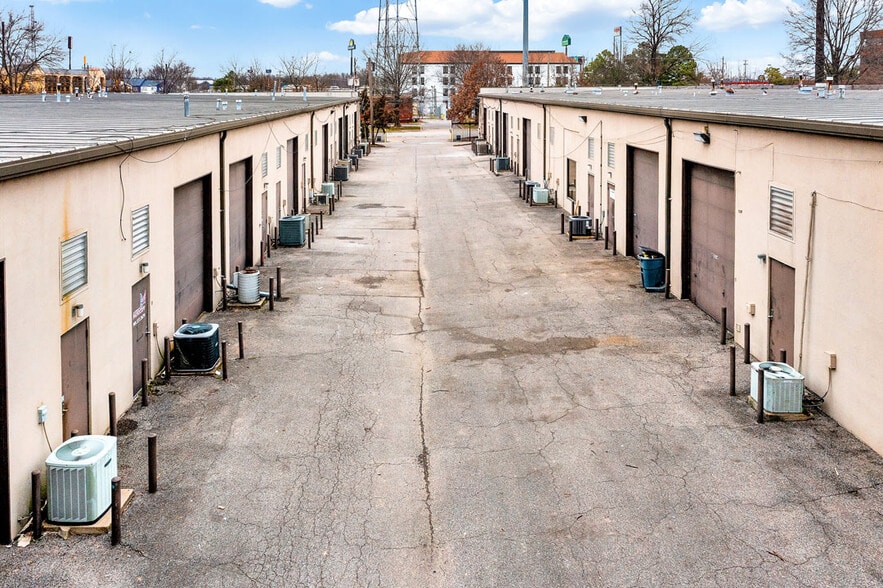 6047 Executive Center Dr, Memphis, TN to rent - Building Photo - Image 3 of 3