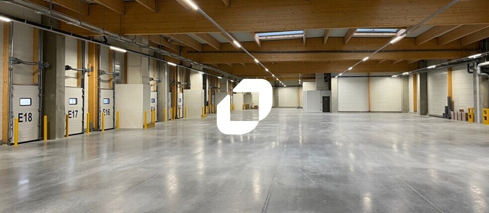 Light Industrial in Corbas to rent - Building Photo - Image 2 of 3