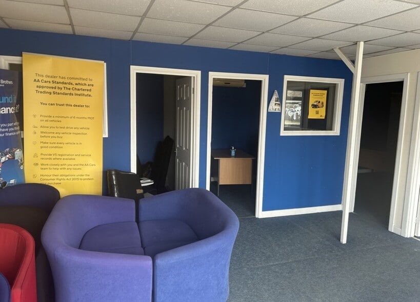 121-127 Redbridge Rd, Southampton to rent - Interior Photo - Image 3 of 6