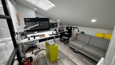 213 Leytonstone Rd, London to rent Interior Photo- Image 2 of 5