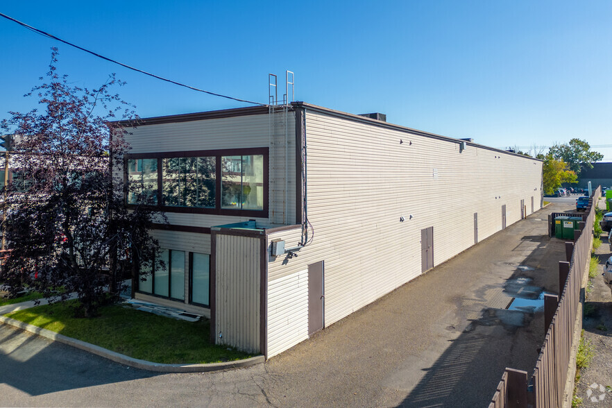 3359 27th St NE, Calgary, AB for sale - Building Photo - Image 3 of 5