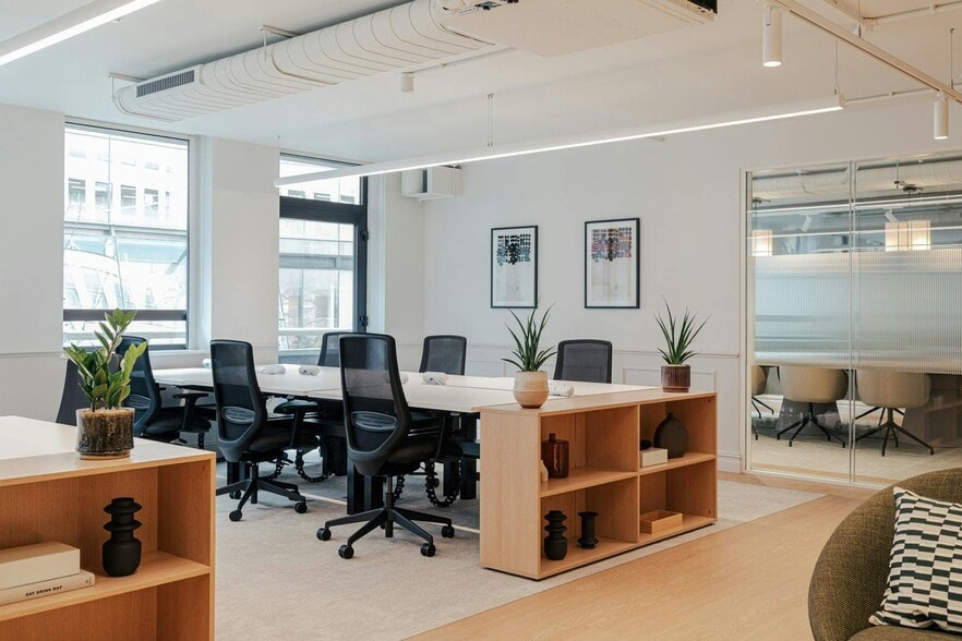 134-147 Cheapside, London to rent - Interior Photo - Image 3 of 30