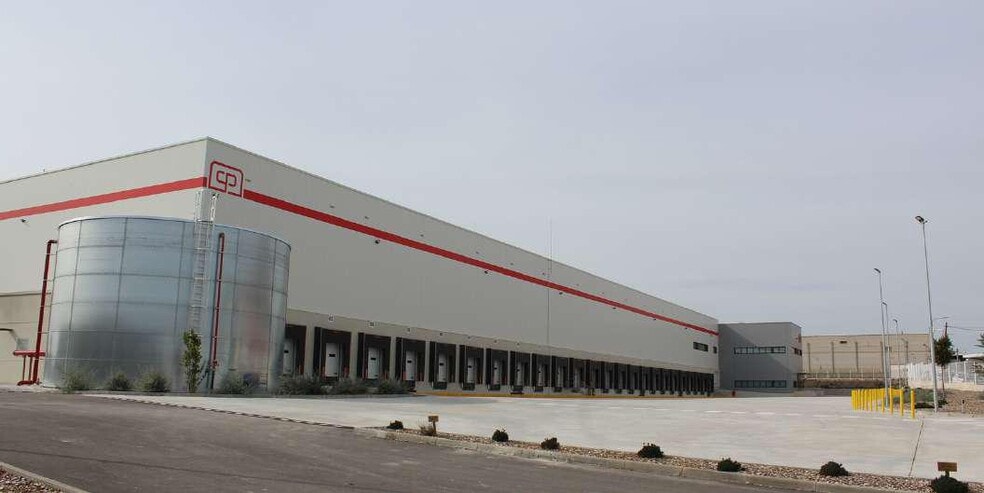 Carrer de Gresol, 21, Esparreguera, Barcelona to rent - Building Photo - Image 2 of 9