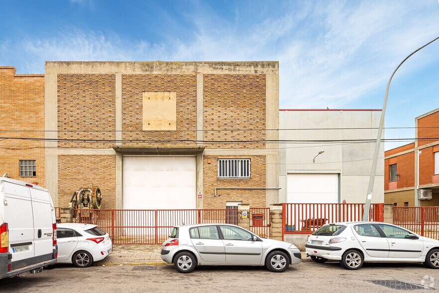 Industrial in Montcada i Reixac, Barcelona to rent - Primary Photo - Image 1 of 10