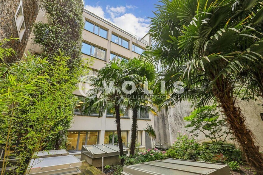 11 Rue Louis - Philippe, Neuilly-sur-Seine to rent - Building Photo - Image 2 of 14
