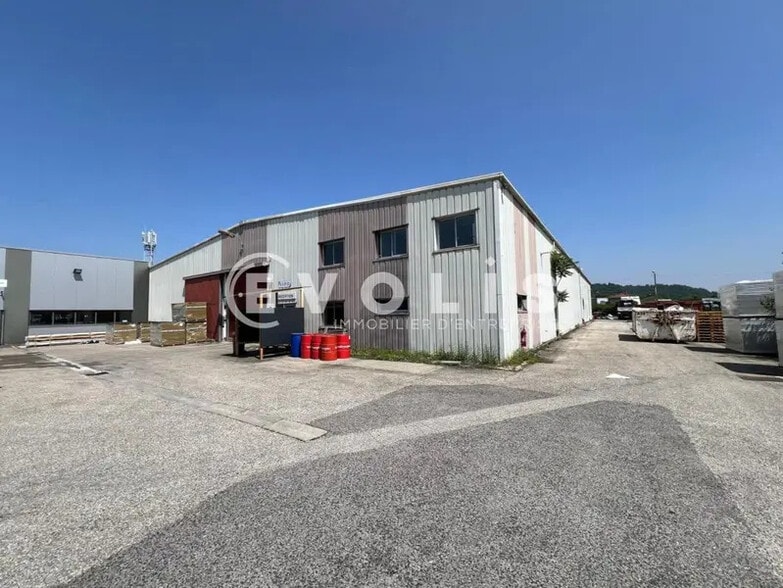 Light Industrial in Brignais to rent - Building Photo - Image 2 of 13