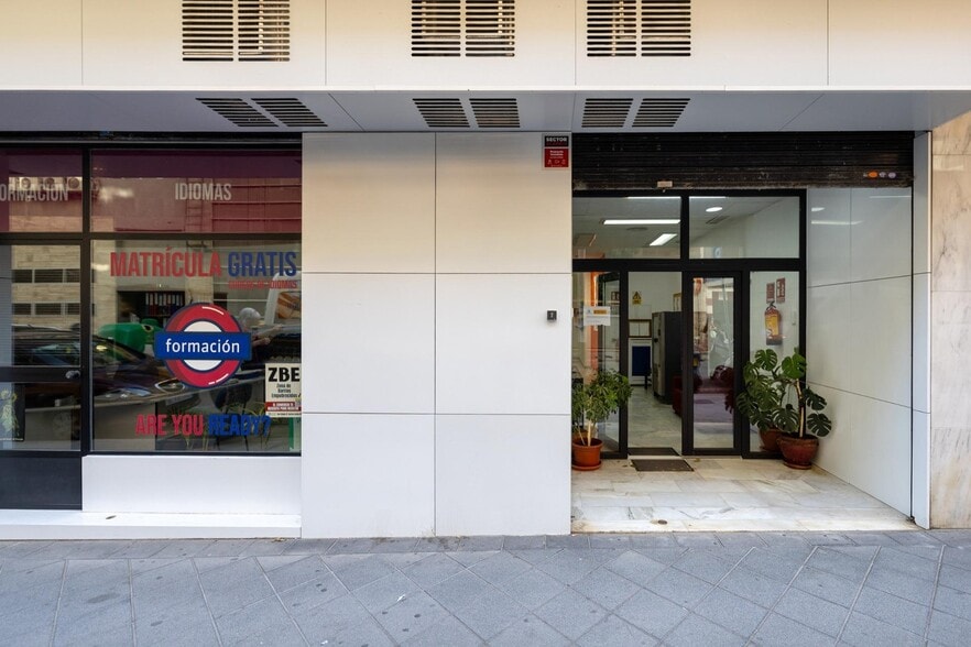 del Cisne, 6, Granada, Granada for sale - Primary Photo - Image 1 of 32