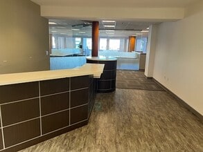 74199 El Paseo Dr, Palm Desert, CA to rent Building Photo- Image 2 of 8