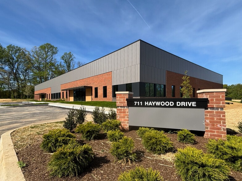 711 Haywood Dr, Exton, PA to rent - Building Photo - Image 3 of 5