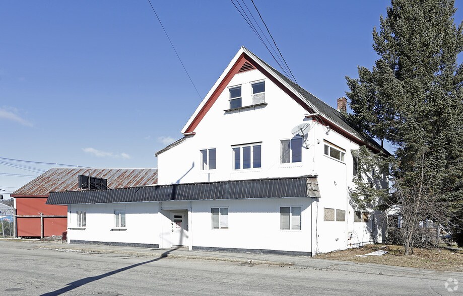 8 Wallace St, Rochester 03867 UK