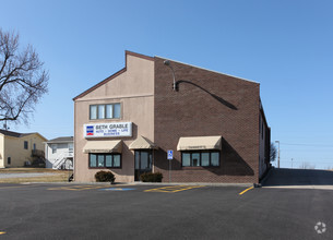 203 N 36th St, Saint Joseph, MO for sale Primary Photo- Image 1 of 1