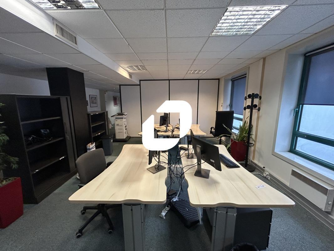 Office in Melun to rent Interior Photo- Image 1 of 11