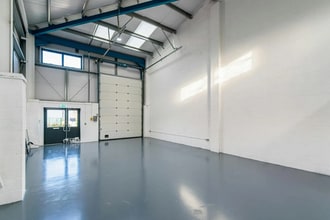 Wharfdale Rd, Bournemouth to rent Interior Photo- Image 2 of 6