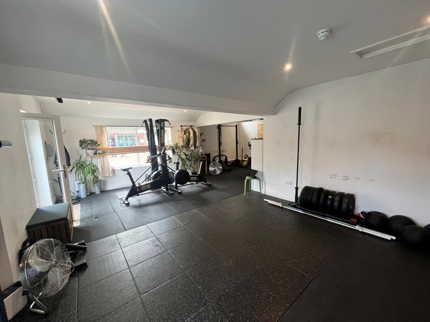 Feathers Yard, Holt to rent Interior Photo- Image 1 of 3